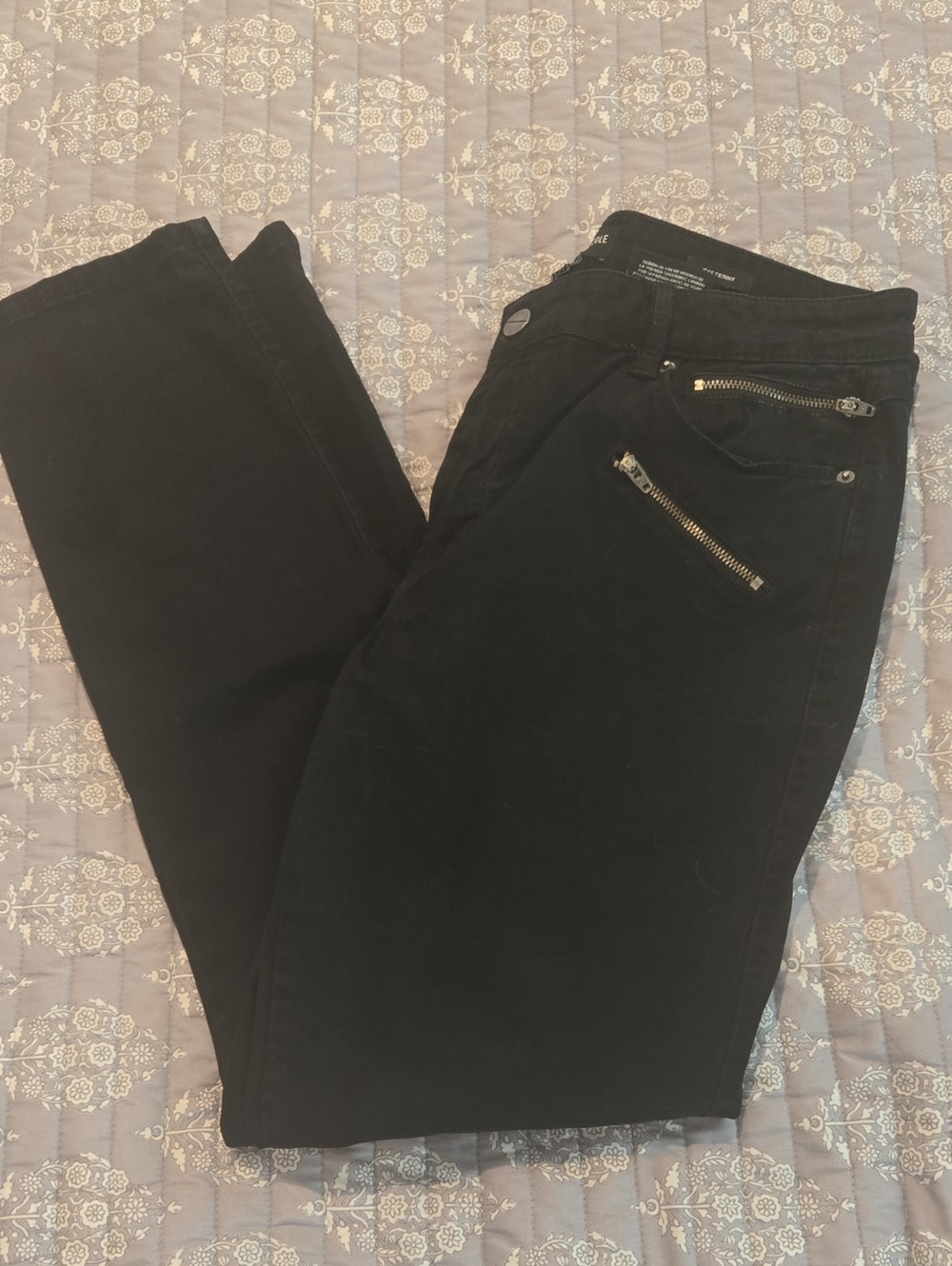 Kenneth Cole Black Skinny Jeans with Silver Zipper Accents